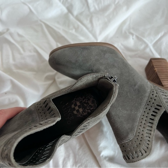 Vince Camuto Fileana Split-Shaft Ankle Booties in Gray Suede // size 8.5 - Picture 4 of 7